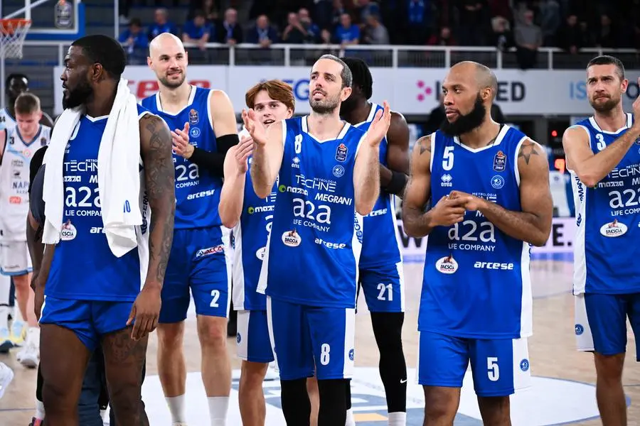 Basket, gli scatti di Germani-Napoli