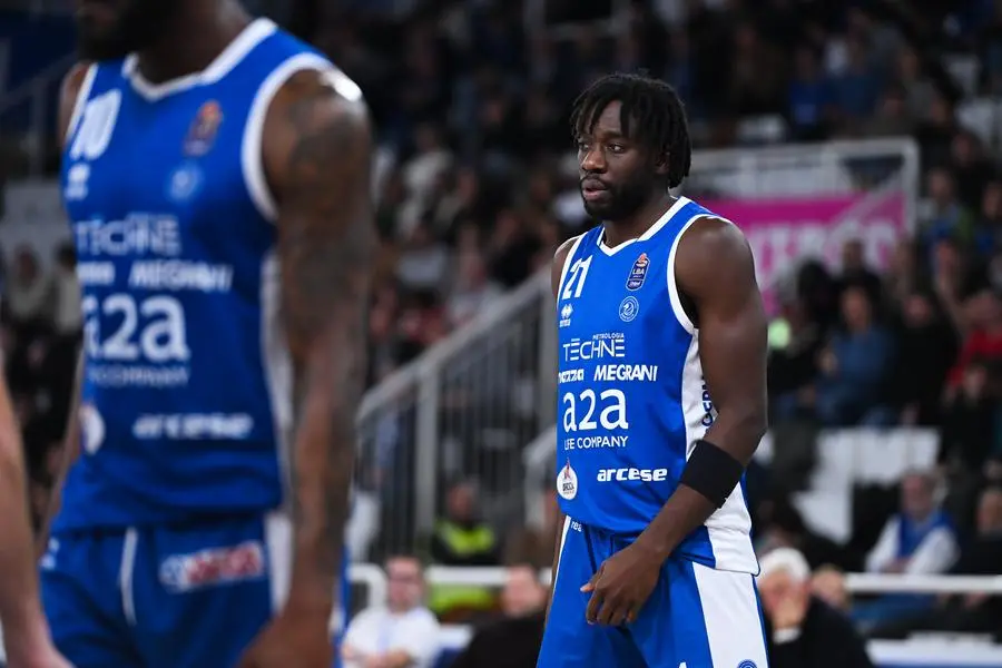 Basket, gli scatti di Germani-Napoli