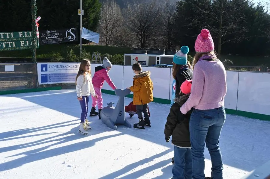 GARDONE VAL TROMPIA IN PIAZZA CON NOI  REDAZIONE PROVINCIA 15-12-2024 GABRIELE STRADA NEW EDEN GROUP 