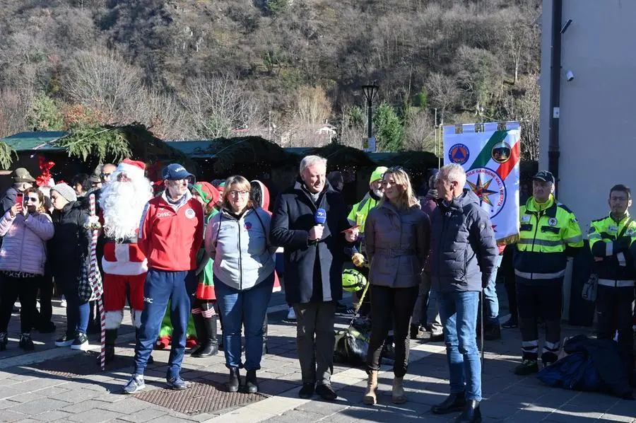 GARDONE VAL TROMPIA IN PIAZZA CON NOI  REDAZIONE PROVINCIA 15-12-2024 GABRIELE STRADA NEW EDEN GROUP 