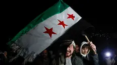 epa11775596 People celebrate days after the overthrow of President Bashar al-Assad by opposition rebels, in Damascus, Syria, 13 December 2024. Hay'at Tahrir Al-Sham (HTS) leader Abu Mohammad Al-Jolani called on people across the country to celebrate 'the victory of the revolution' on 13 December, following the capture of Damascus and the overthrow of Bashar al-Assad on 08 December 2024. EPA/ANTÃ“NIO PEDRO SANTOS