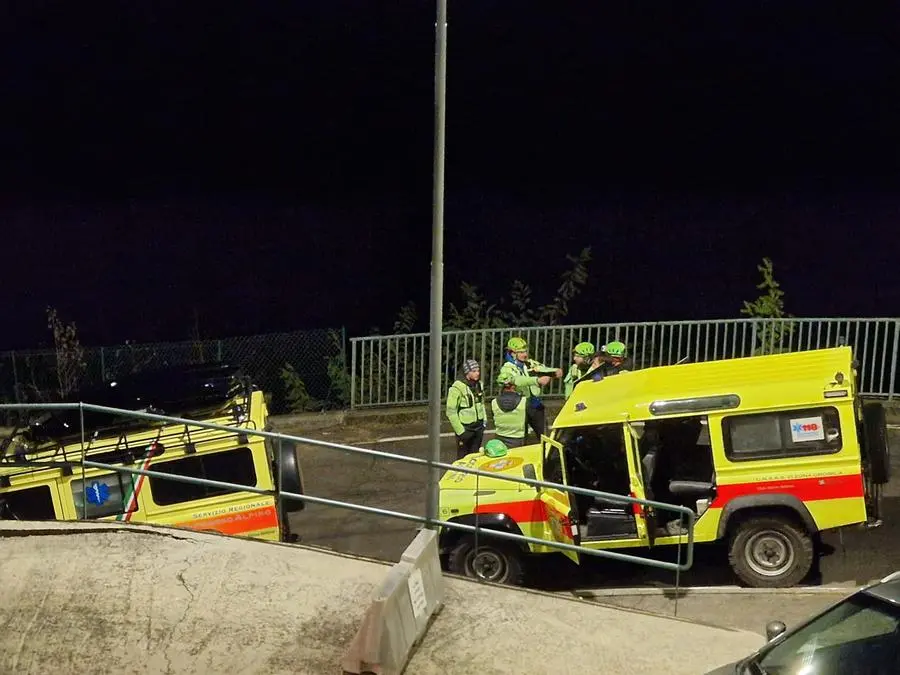 Fermento al campo base dei soccorritori a Fonteno