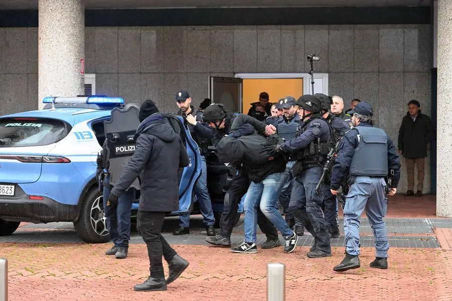 La maxi operazione della Polizia a Bresciadue