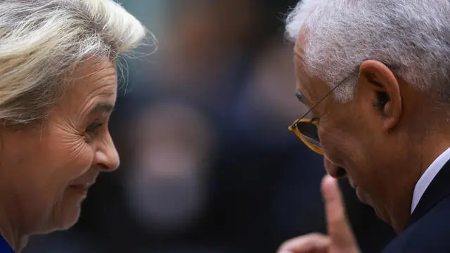 epa11785128 European Commission President Ursula von der Leyen (L) and European Council President Antonio Costa (R) talk during the EU Summit in Brussels, Belgium, 19 December 2024. EU leaders are meeting in Brussels to discuss Ukraine, the EU in the world, the Middle East, resilience and preparedness, migration, and foreign policy issues. EPA/OLIVIER HOSLET