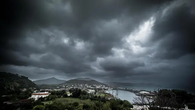 Maltempo in Campania. Napoli 17 Gennaio 2023. ANSA/CESARE ABBATE