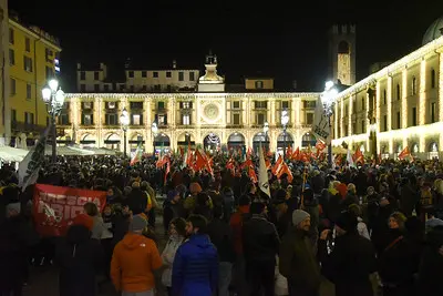 Brescia antifascista e democratica: 4mila persone in piazza