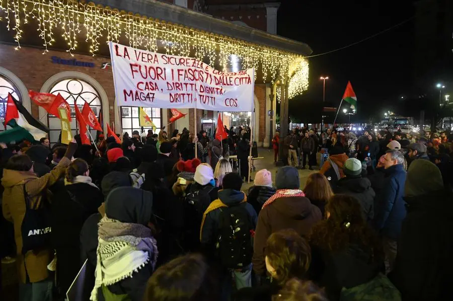 Gli scatti dalla manifestastione antifascista