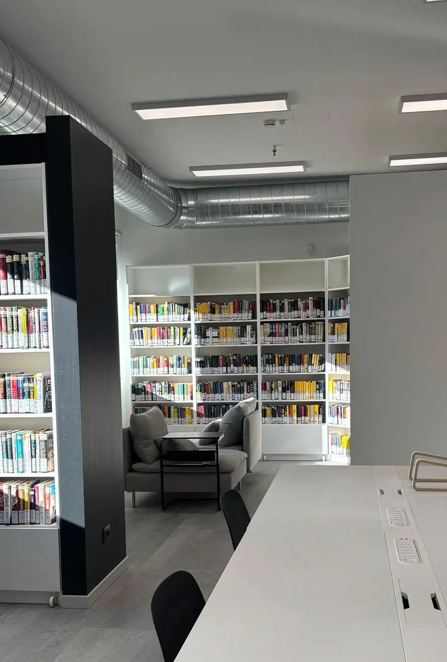 Taglio del nastro per la nuova biblioteca di Roncadelle