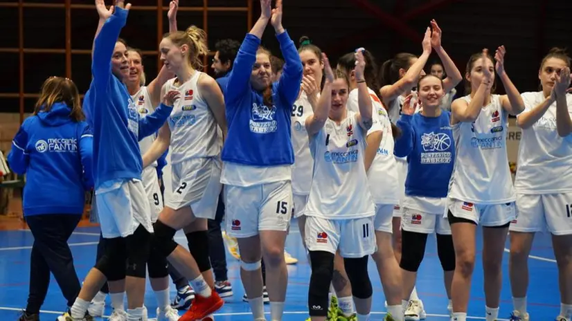 La gioia delle ragazze del Pontevico per la vittoria contro Varese © www.giornaledibrescia.it