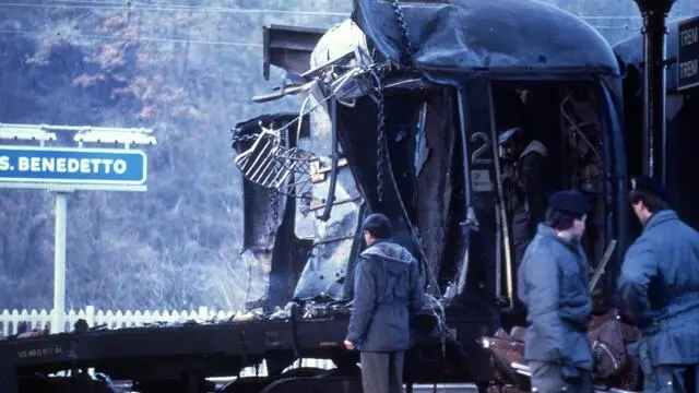 Train "Rapido 904" explosion aftermath in San Benedetto near Bologna, Italy, 23 December 1984. ANSA