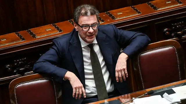 Il ministro dell’Economia Giancarlo Giorgetti, durante il voto finale sula manovra economica alla Camera dei Deputati, Roma, 20 dicembre 2024. ANSA/RICCARDO ANTIMIANIIl ministro dell’Economia, Giancarlo Giorgetti, durante il voto finale sulla manovra economica alla. Camera dei Deputati,, Roma, 2o dicembre 2024z. ANSA/RICCARDO ANTIMIANI