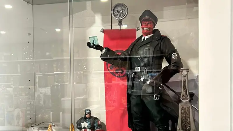 L'action figure di Teschio Rosso © www.giornaledibrescia.it