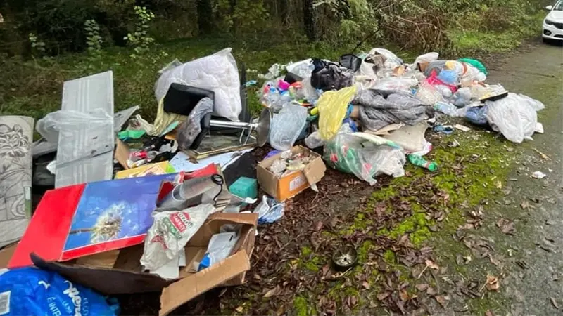 Alcuni rifiuti abbandonati - Foto d'archivio © www.giornaledibrescia.it