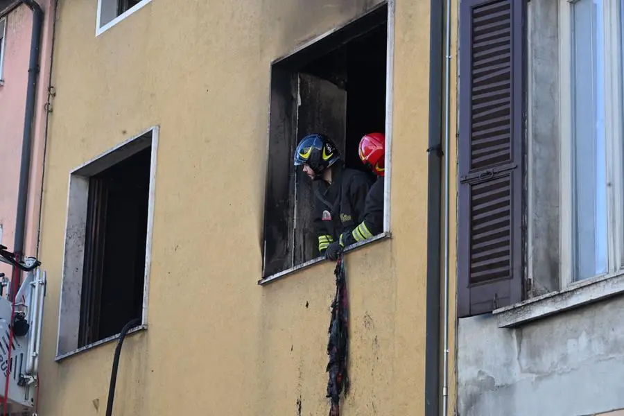 L'incendio a Castenedolo in via Matteotti