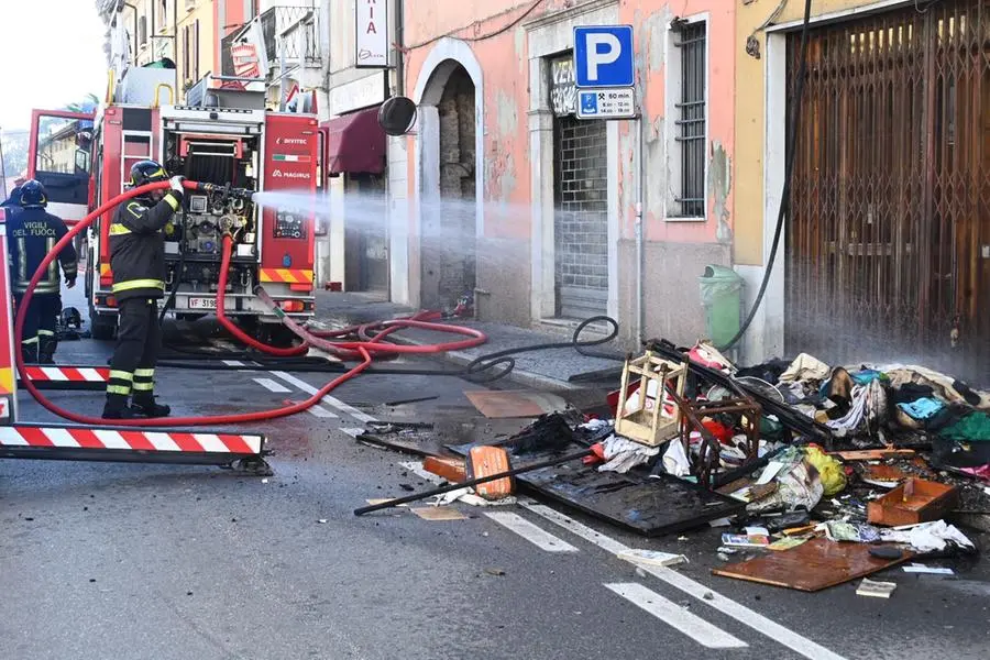 L'incendio a Castenedolo in via Matteotti