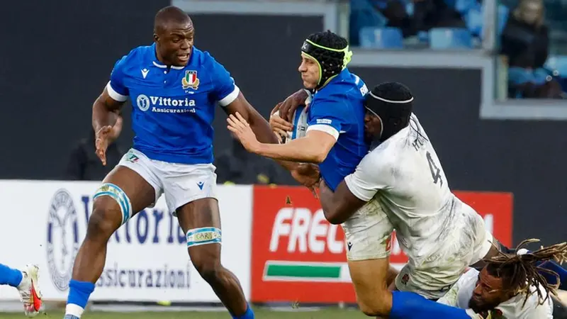 Izekor (a sinistra) nel Sei Nazioni