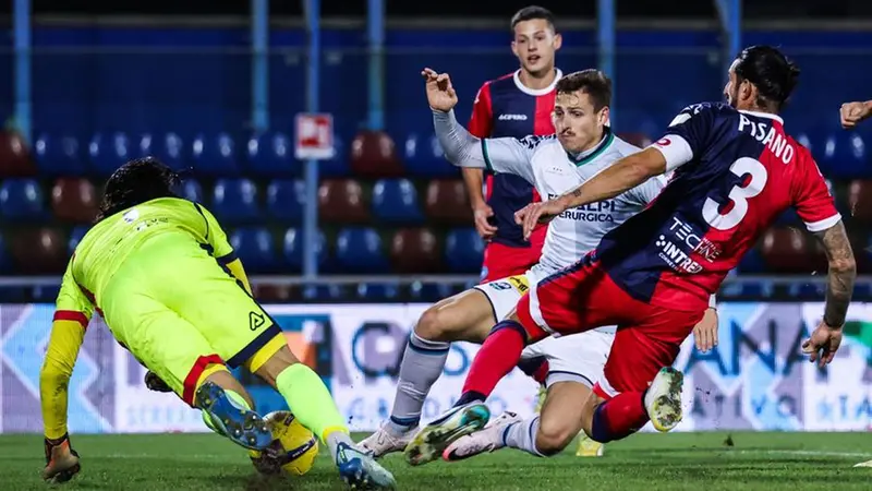 Il derby tra Lumezzane e FeralpiSalò © www.giornaledibrescia.it