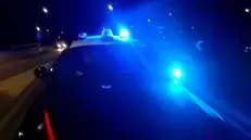 Auto carabinieri generica di notte