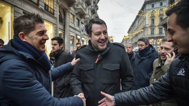 Matteo Salvini al gazebo della Lega in via Dante, Milano 22 Dicembre 2024 ANSA/MATTEO CORNER