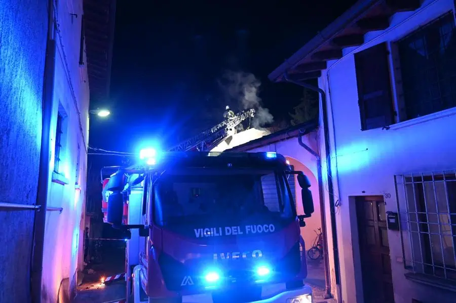 L'incendio nell'abitazione a Montichiari