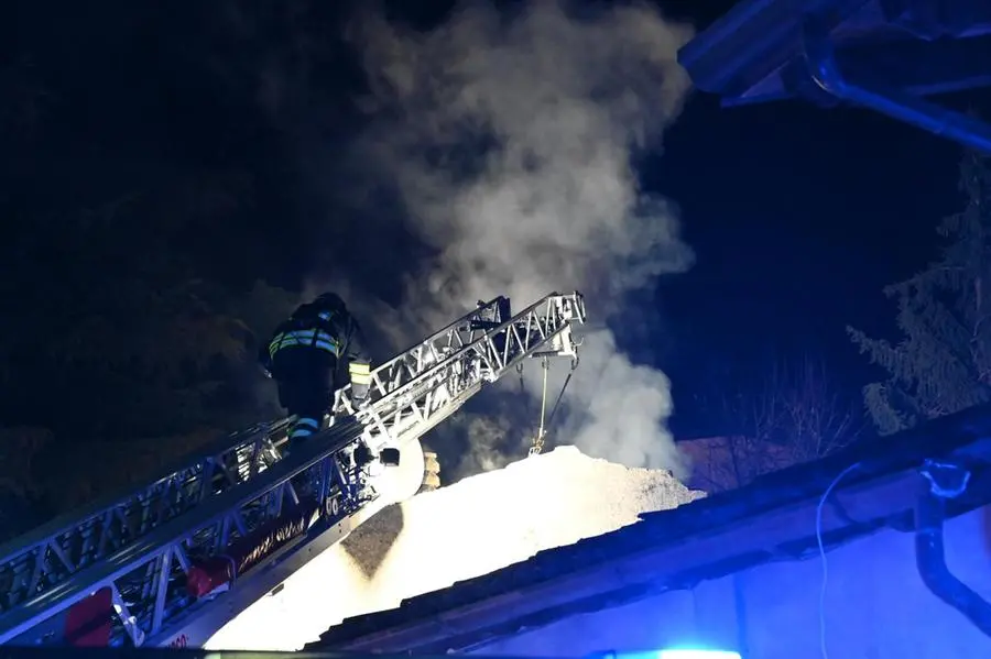 L'incendio nell'abitazione a Montichiari