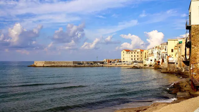 Foto di archivio di Cefalù da Giovanni Franco (se servono d'appoggio al pezzo). Arrivate su whatsapp da Guidelli