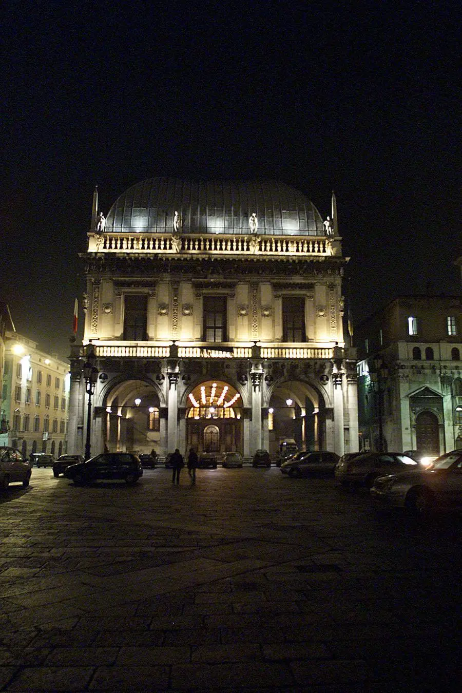 Viaggio amarcord nelle luminarie in centro a Brescia