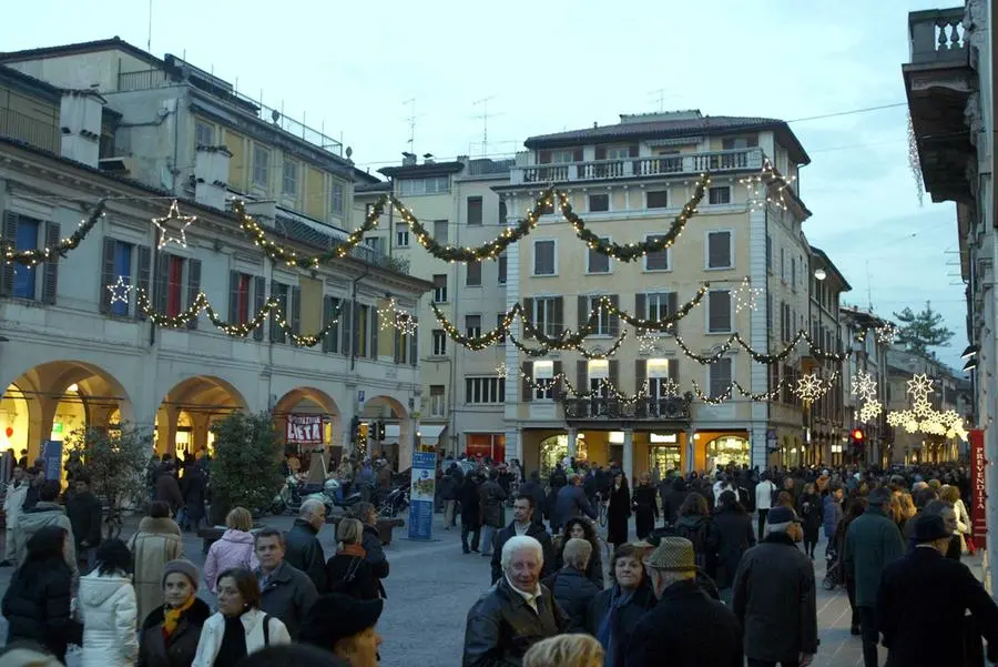 Viaggio amarcord nelle luminarie in centro a Brescia