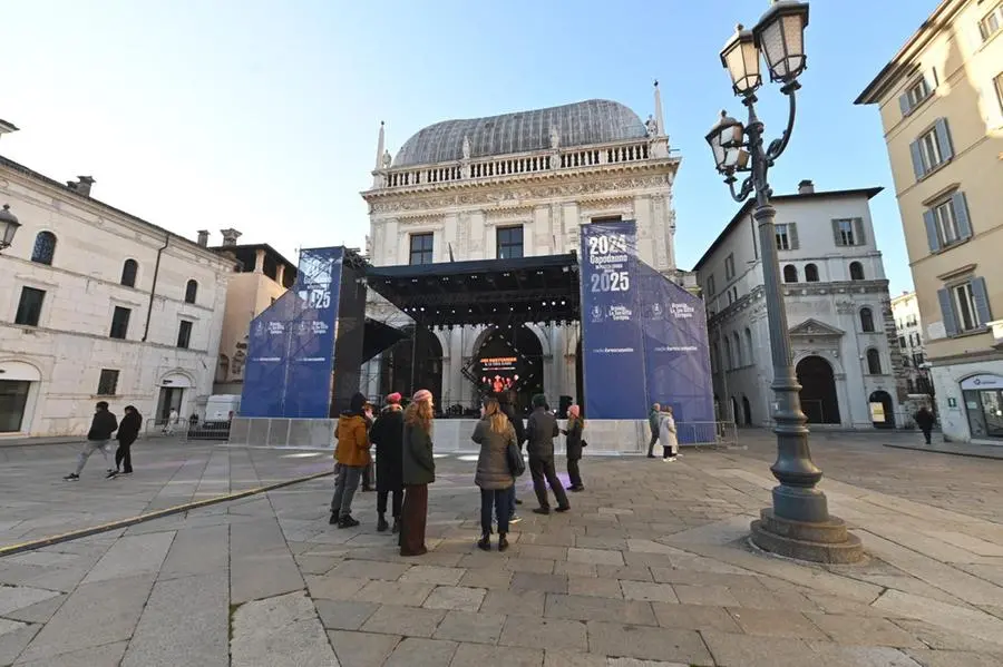 Capodanno in piazza Loggia, preparativi in corso