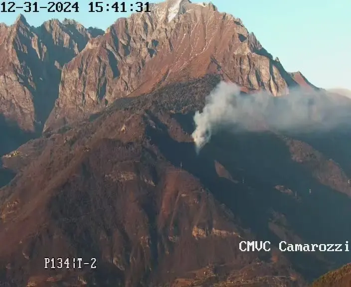 L'incendio boschivo a Losine