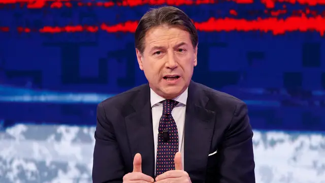 Il leader del Movimento 5 Stelle Giuseppe Conte durante la trasmissione televisiva ‘’In onda’’, Roma 21 dicembre 2024. ANSA/FABIO FRUSTACI