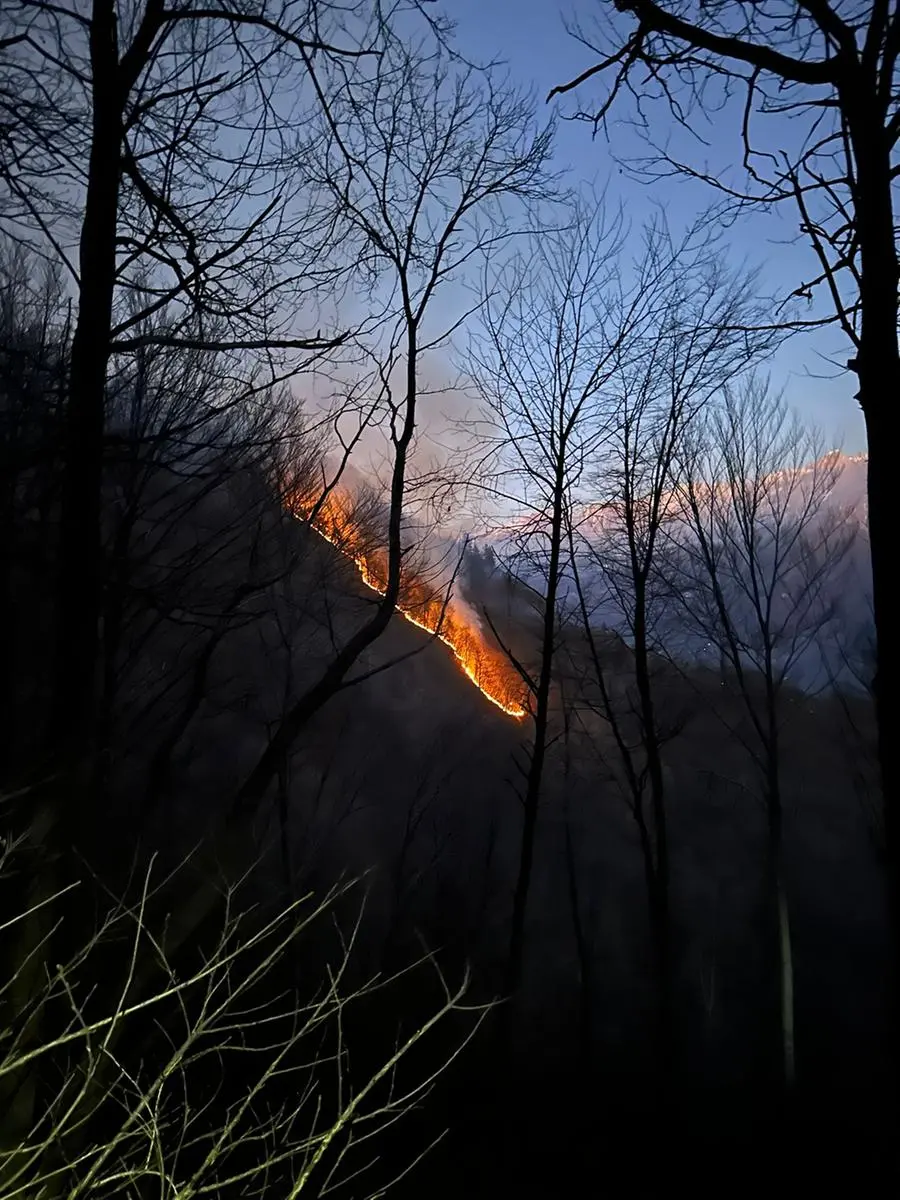 Incendio a Losine, la situazione nella serata del 31 gennaio