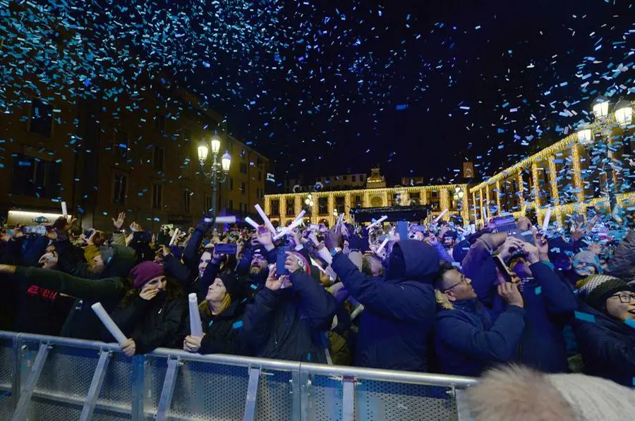 Capodanno 2025: gli auguri con la sindaca e l'esibizione di Bastianich