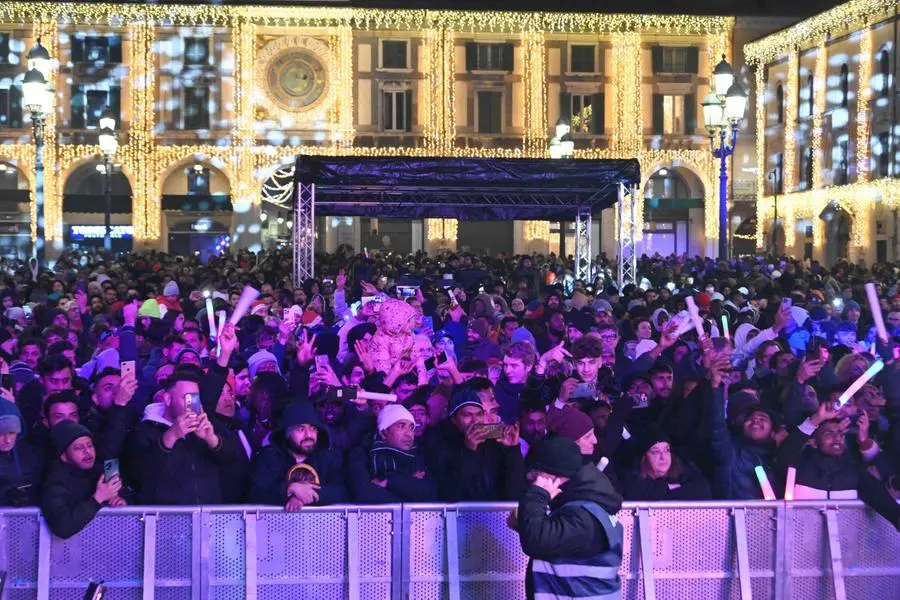 Capodanno 2025: gli auguri con la sindaca e l'esibizione di Bastianich