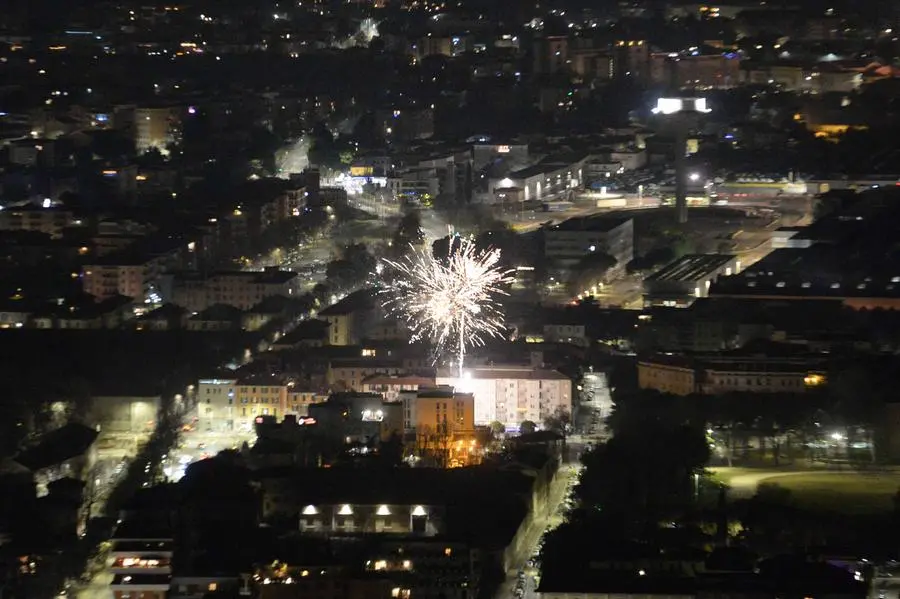 I fuochi d'artificio a Brescia per Capodanno 2025