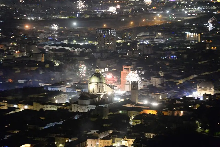 I fuochi d'artificio a Brescia per Capodanno 2025