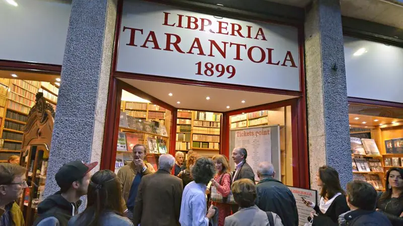 La libreria Tarantola in uno scatto di alcuni anni fa © www.giornaledibrescia.it