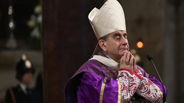 L'arcivescovo di Milano, Monsignor Mario Delpini, in occasione della messa in suffragio dei caduti di tutte le guerre e dei caduti in servizio crlrbrata nella basilica di Sant'Ambrogio, 2 novembre 2023. ANAQ7DANIEL DAL ZENNARO