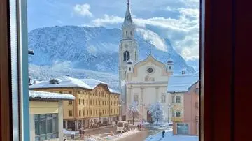 Nevicata su Cortina, 24 febbraio 2024. ANSA / Gianpaolo Ghedina +++MANDATORY CREDIT-NPK+++