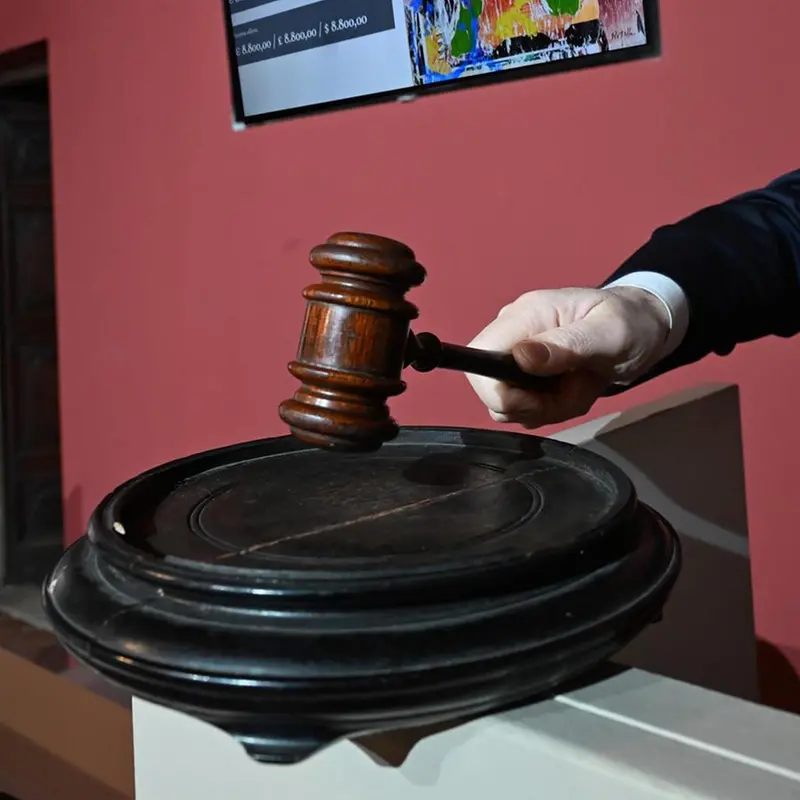 Il martelletto del banditore - Foto New Reporter Favretto © www.giornaledibrescia.it