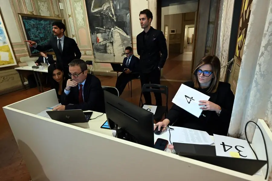 SPETTACOLI BRESCIA REPORTAGE CASA D'ASTE CAPITOLIUM ART NELLE FOTO OPERE ESPOSTE E MOMENTI DELL'ASTA 19/12/2024 newreporter©favretto