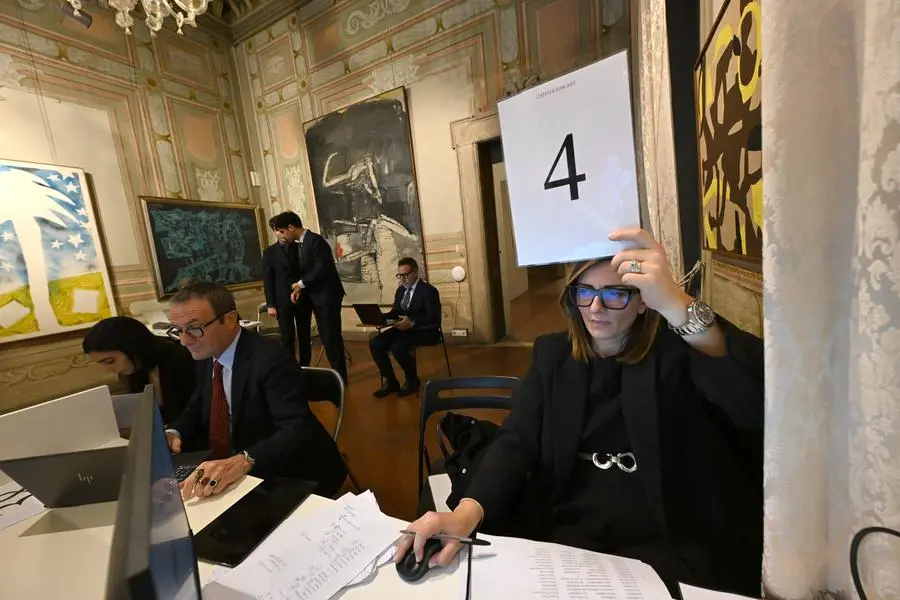 SPETTACOLI BRESCIA REPORTAGE CASA D'ASTE CAPITOLIUM ART NELLE FOTO OPERE ESPOSTE E MOMENTI DELL'ASTA 19/12/2024 newreporter©favretto