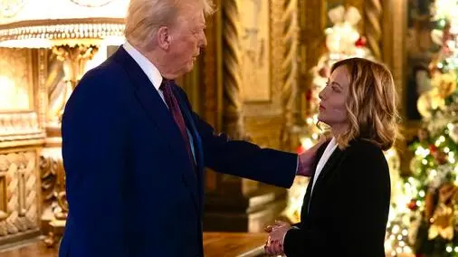 This handout picture released by the Chigi Palace Press Office on 05 January 2025 shows Italian Prime Minister Giorgia Meloni meeting with US President-elect Donald Trump at his residence at Mar-a-Lago in Palm Beach, Florida, on 04 January 2025. ANSA/ CHIGI PALACE PRESS OFFICE/ FILIPPO ATTILI +++ ANSA PROVIDES ACCESS TO THIS HANDOUT PHOTO TO BE USED SOLELY TO ILLUSTRATE NEWS REPORTING OR COMMENTARY ON THE FACTS OR EVENTS DEPICTED IN THIS IMAGE; NO ARCHIVING; NO LICENSING +++ NPK +++