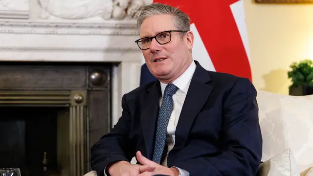 epa11784970 British Prime Minister Keir Starmer speaks during a bilateral meeting with the Sultan of Brunei, Hassanal Bolkiah, at 10 Downing Street in London, Britain, 19 December 2024. EPA/TOLGA AKMEN / POOL