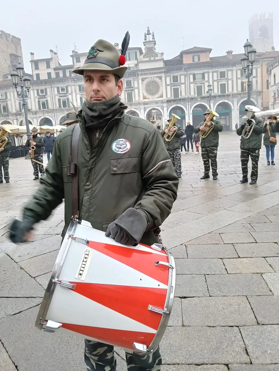 Il corteo degli Alpini a Brescia