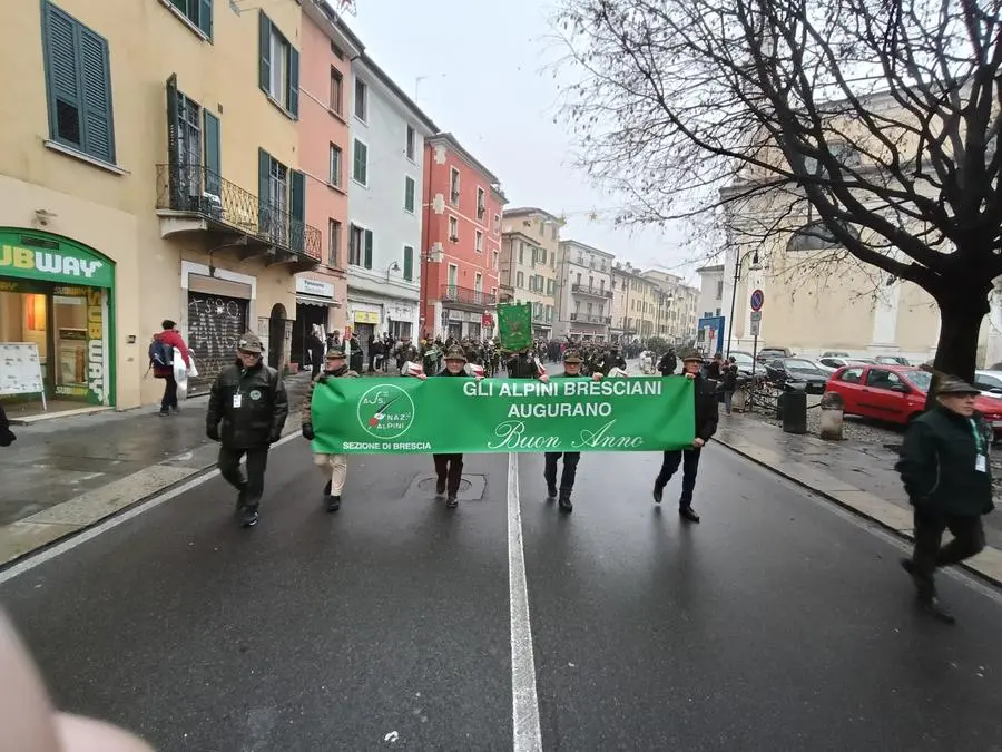 Il corteo degli Alpini a Brescia