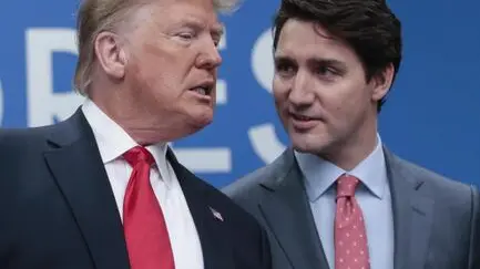 epa08044298 US President Donald Trump (L) and Canada's Prime minister Justin Trudeau (R) during NATO Summit in London, Britain, 04 December 2019. NATO countries' heads of states and governments gather in London for a two-day meeting. EPA/OLIVIER HOSLET