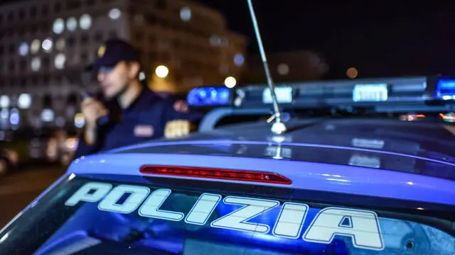 Polizia Catania, pattuglia in servizio di notte