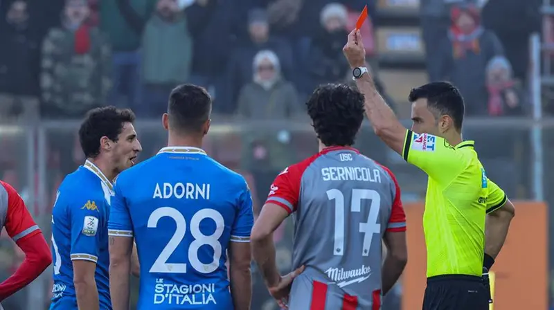 L'espulsione di Cistana a Cremona - Foto New Reporter Nicoli © www.giornaledibrescia.it