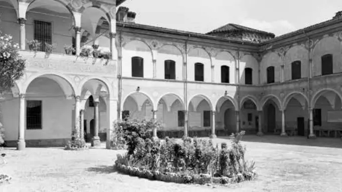 Il chiostro di San Salvatore dopo i lavori degli anni Venti del '900